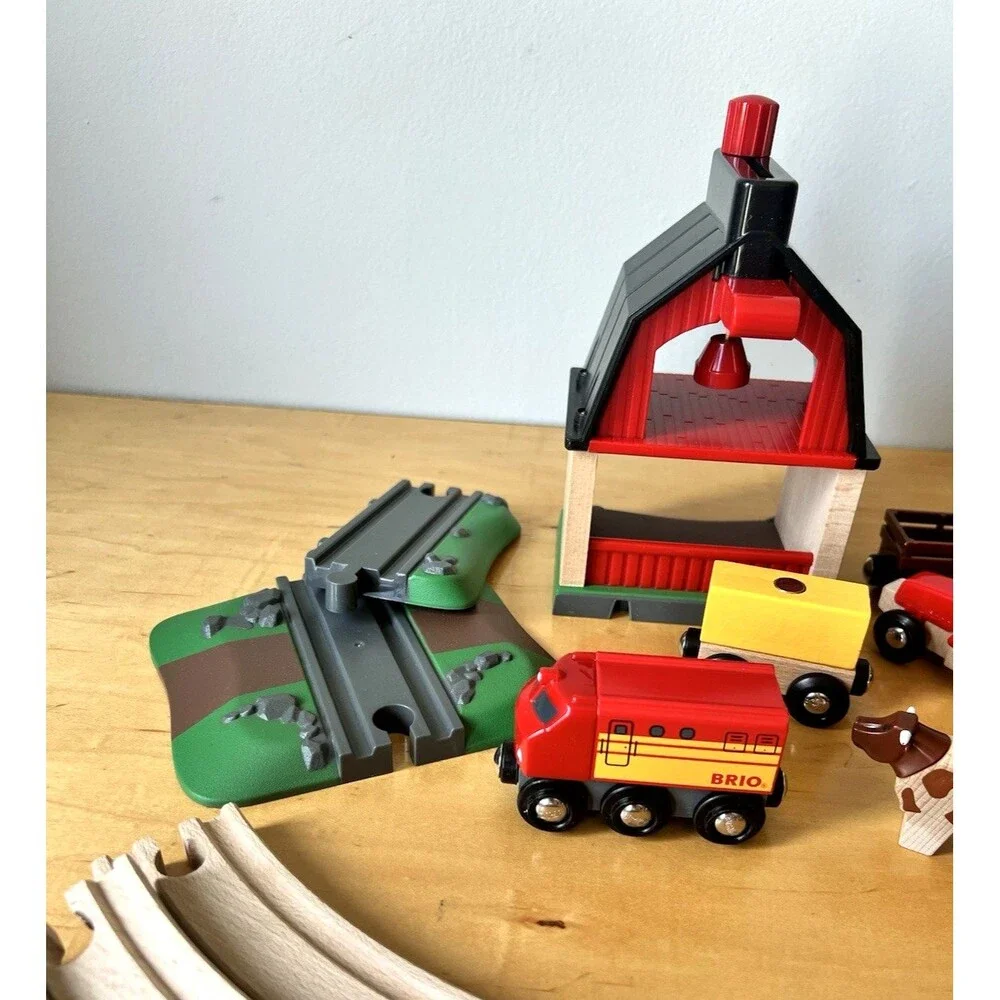 BRIO Farm Railway Set 20 Piece Interactive Train Set Kids Age 3+  #33719